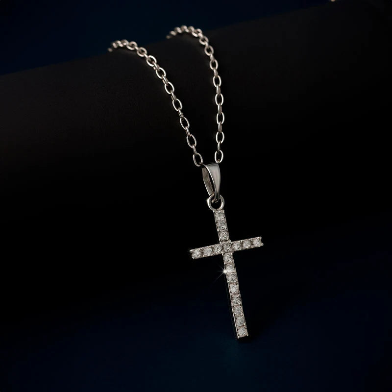 Collar Cruz Sagrado – Conexión, fe y estilo - Bañado en Oro 18k o Plata + Cajita de regalo | Colección exclusiva - Hoy 20 % OFF