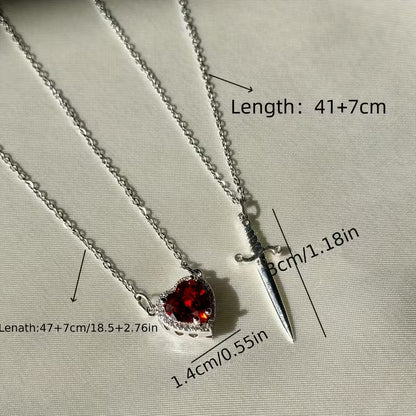 Collar Corazón + Daga: Simboliza la fuerza y la unión de su amor | Incluye Caja de Regalo 🎁