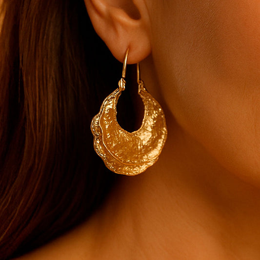 Aretes Cleopatra Dorados | Lujo Accesible, Estilo Imparable | Oro Laminado de 18K